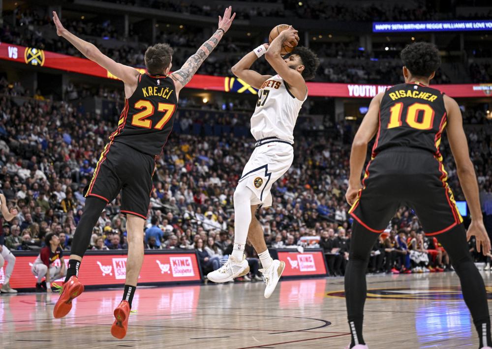 他不仅在场 他不仅在场